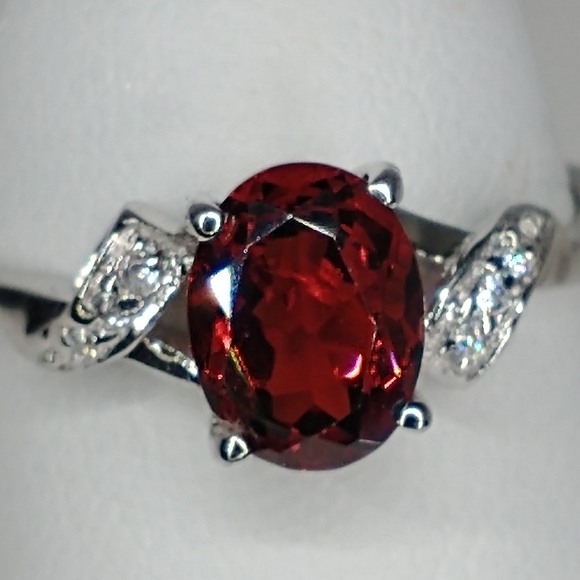 Genuine Garnet and Sterling Silver ring - Picture 1 of 10
